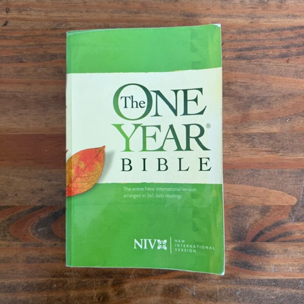 One Year Bible NIV Paper Back Tyndale Publishing